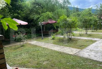 Casă cu 6 camere cu Teren 760 Mp în Central - 15