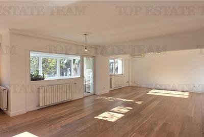 Apartament cu 3 camere decomandat în Băneasa