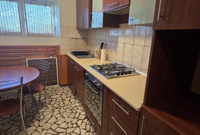 Apartament ultracentral Universitate Bratianu bloc 1983 cu centrala termica