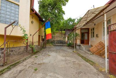 Casă cu 5 camere cu Teren 378 Mp în Purcăreni - 2