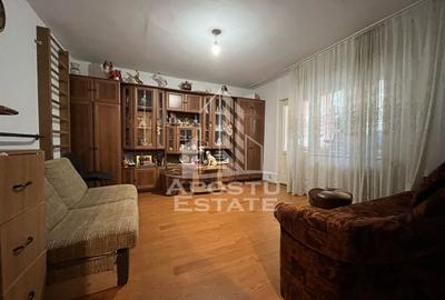 Apartament cu 3 camere decomandat, mobilat în Soarelui