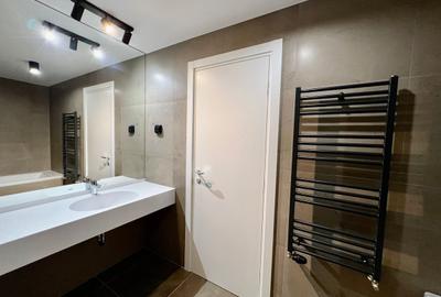 Apartament cu 3 camere semidecomandat în Herăstrău