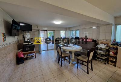 Casă individuală cu 11 camere cu Canalizare în Central - 12