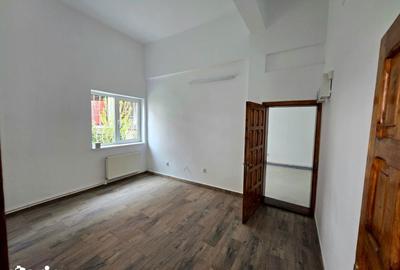 Spațiu comercial, de 55 mp, în Central - 5