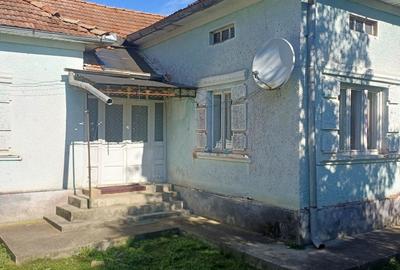 Casă cu 4 camere în Central - 2