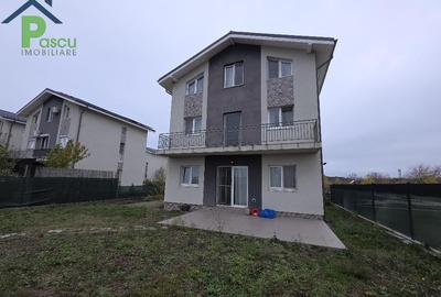 Casă cu 4 camere cu Teren 300 Mp în Central