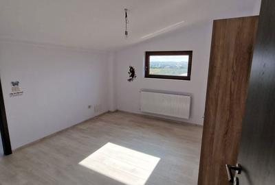 Apartament cu 3 camere semidecomandat în Miroslava - 19