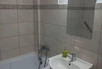 Apartament cu 3 camere decomandat în Central - 1