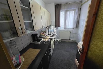Apartament cu 3 camere semidecomandat în Micro II - 11