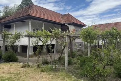 Vand CASA sau schimb cu apartament in Tg Jiu
