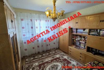 Apartament cu 4 camere decomandat în Central - 2