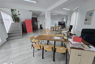 Spațiu comercial, de 530 mp, în Central - 4