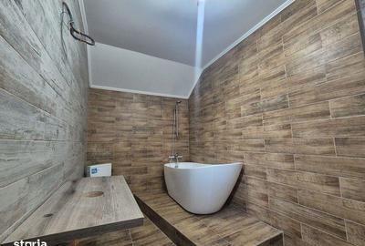 Casă cu 4 camere cu Teren 600 Mp în Central - 1