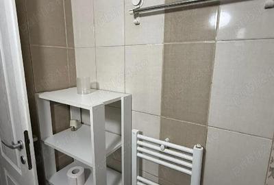 Apartament cu 3 camere decomandat în Baba-Dochia