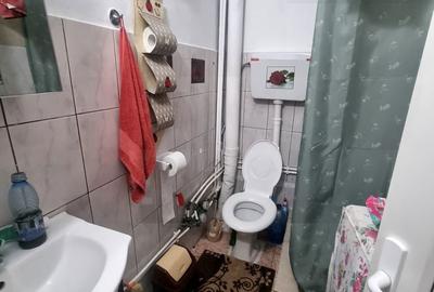 Apartament cu 2 camere decomandat, mobilat în CET - 5