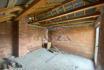 Casă cu 4 camere cu Teren 1200 Mp în Coaș - 2