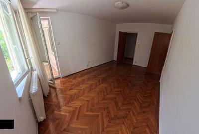 Apartament cu 3 camere semidecomandat în Titan - 3