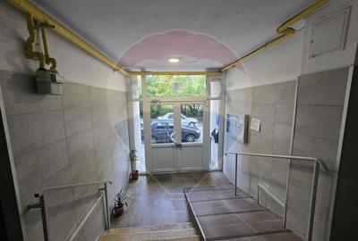 Apartament cu 3 camere semidecomandat, mobilat în Crângași - 26