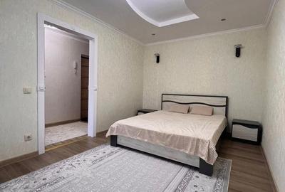 Garsonieră decomandată în Titan