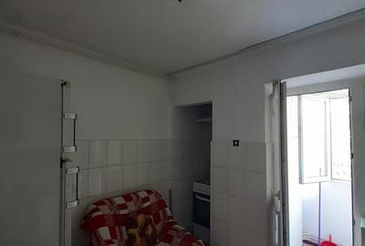 Vand garsoniera decomandata, 37 mp utili - 2