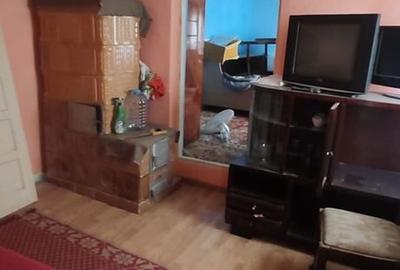 Casă cu 5 camere cu Canalizare în Palazu Mare - 11