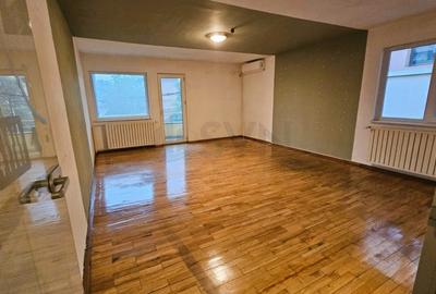 Casă individuală cu 7 camere cu Canalizare în Banu Manta - 1