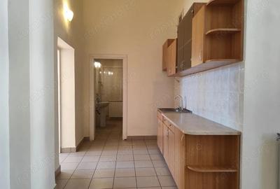 Apartament cu 2 camere semidecomandat în Ultracentral