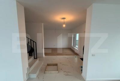 Casă cu 4 camere cu Teren 780 Mp în Central - 3