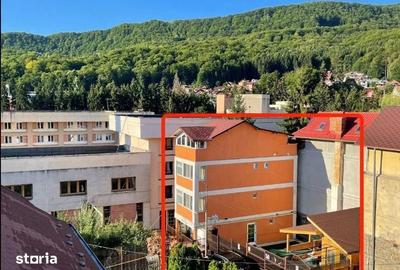 Casă cu 5 camere cu Teren 138 Mp în Central - 1