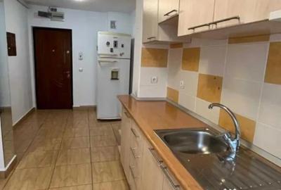 Apartament cu 3 camere semidecomandat în Central - 8