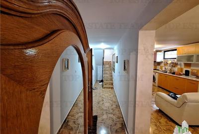 Casă individuală cu 5 camere cu Canalizare în Central - 3