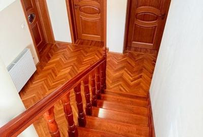 Casă cu 7 camere cu Teren 394 Mp în Vatra Luminoasă - 9