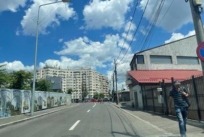 Aparatorii Patriei - Metrou - Metalurgiei Parc - 6