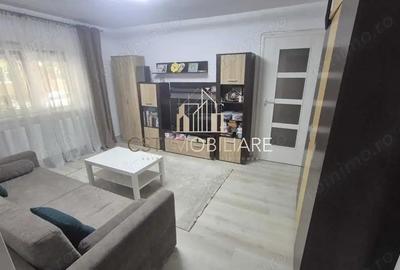 Apartament cu 2 camere, semidecomandat,Parter