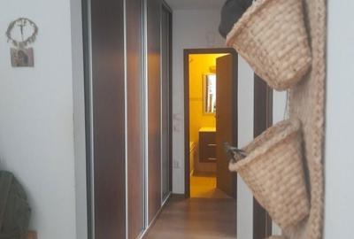 Apartament cu 3 camere decomandat în Lazaret - 2