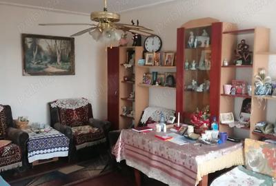Apartament cu 3 camere decomandat în Broșteni - 3