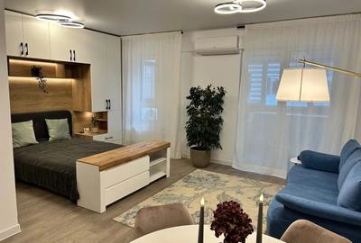 Garsoniera, decomandata, 40 mp, parcare, complexul Central Address Residence