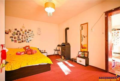 FILM! Casa saseasca, renovata exterior, in centrul localitatii Holbav, Brasov. - 3