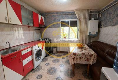 Apartament cu 3 camere decomandat, mobilat în Nicolina