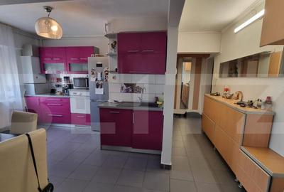 Apartament de vanzare, cu 3 camere, 61 mp, zona semicentrala - 3