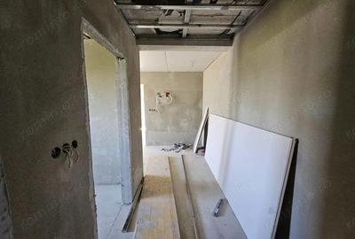 Casă cu 4 camere în Dumbrăvița