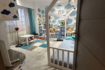 Apartament cu 4 camere în Central - 1