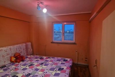 Apartament cu 3 camere decomandat în Bariera Vâlcii - 6