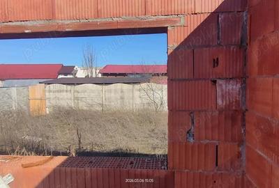 Casă cu Teren 500 Mp în Central