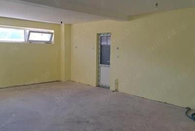 Spațiu comercial, de 111 mp, în Zamostea - 1