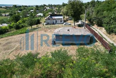 Casă cu 2 camere cu Teren 1425 Mp în Parincea - 8