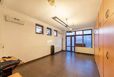 Casă cu 8 camere cu Teren 100 Mp în Titulescu - 3