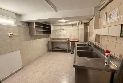 Casă individuală cu 8 camere cu Canalizare în P-ța Unirii - 8