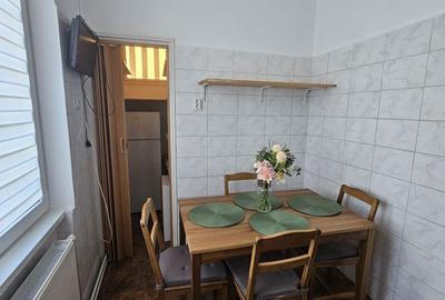 Apartament cu 2 camere decomandat în Tractorul - 3