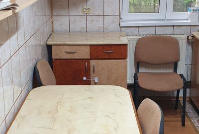 Apartament cu 2 camere semidecomandat în Micro 4 - 4
